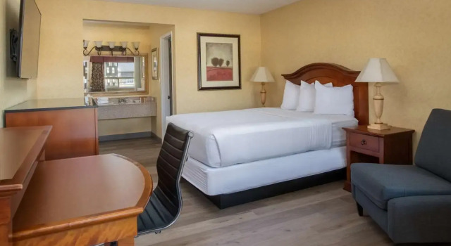 Номер Exterior Entry Red Lion Hotel Port Angeles Harbor