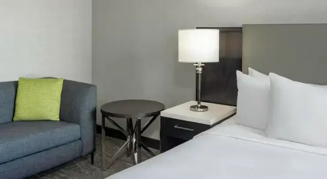 Двухместный номер для людей с ограниченными возможностями Hilton Vancouver Metrotown