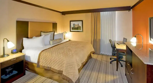Двухместный номер Accessible Wyndham Garden OKC Airport - Event Center, Indoor pool, Arcade Near Paycom, Fairgrounds
