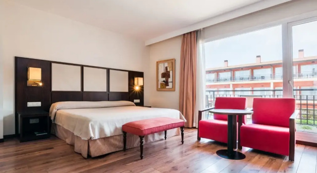 Полулюкс Hotel Isla de La Garena