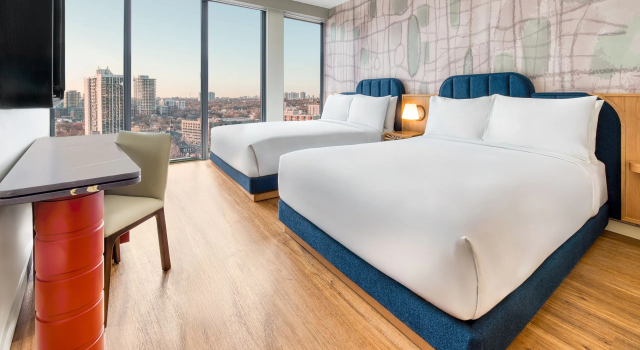 Четырёхместный номер TOOR Hotel Toronto, part of JdV by Hyatt