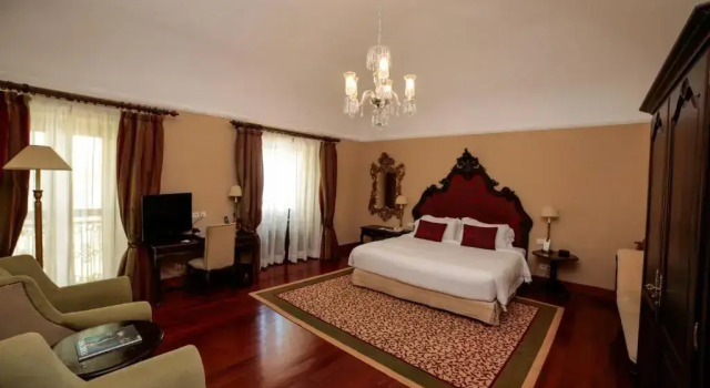 Двухместный люкс Deluxe Convento do Espinheiro, Historic Hotel & Spa