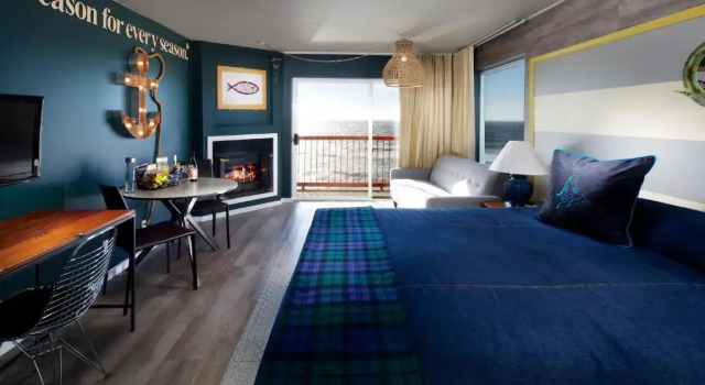 Четырёхместный люкс oceanfront Surftides Hotel