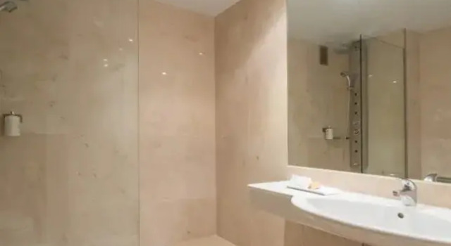 Двухместный номер с видом на бассейн SAgaró Hotel Spa & Wellness