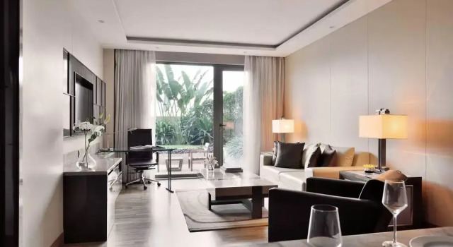Двухместный люкс Executive lounge access Deluxe c 1 комнатой с балконом JW Marriott Mumbai Sahar Airport
