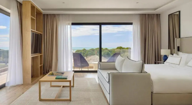 Двухместный люкс The Level Grand Beachside Melia Durres Albania