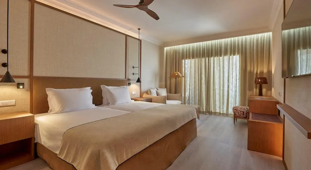 Одноместный номер Standard с балконом PortoBay Blue Ocean