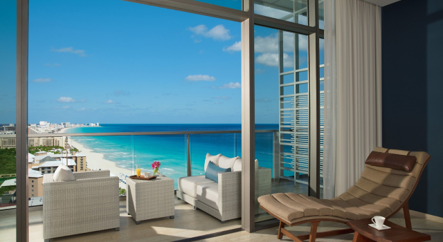 Двухместный полулюкс Preferred club с видом на океан Secrets The Vine Cancun