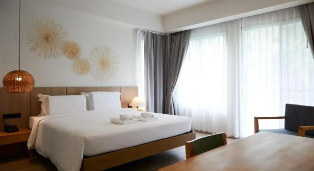Люкс с видом на сад The Leela Resort & Spa Pattaya