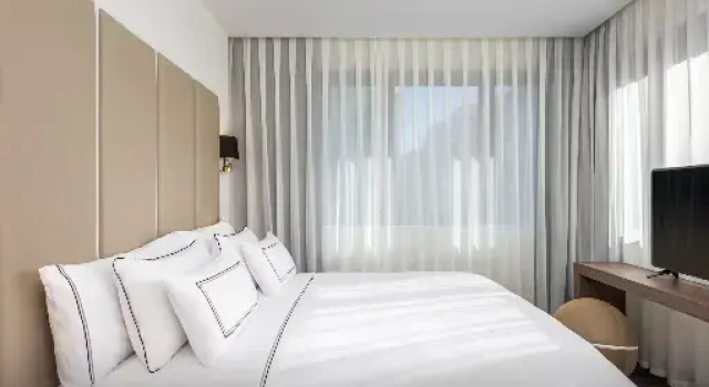 Двухместный люкс клубный Meliá Madrid Serrano