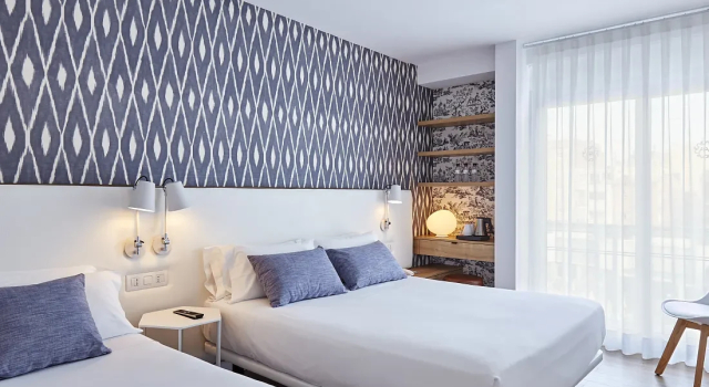 Трёхместный номер Comfort с видом на бассейн Hotel Anabel