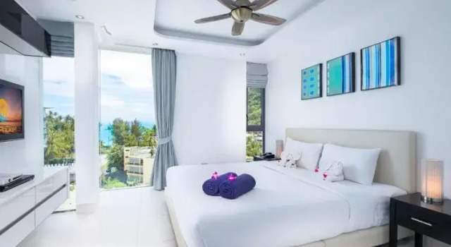 Люкс с 2 комнатами с видом на море Lets Phuket Twin Sands Resort & Spa
