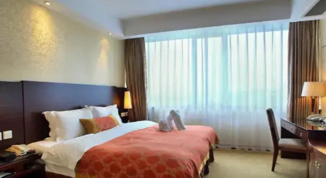 Двухместный люкс с видом на город Guilin Lijiang Waterfall Hotel