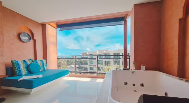 Двухместный полулюкс с видом на бассейн Marrakesh Hua Hin Resort & Spa