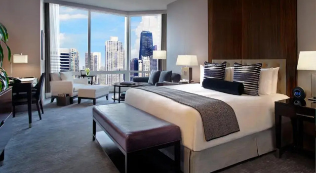 Номер Deluxe с видом на город Trump International Hotel & Tower Chicago