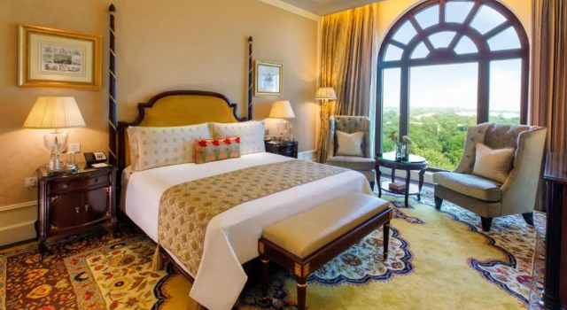 Двухместный люкс Royal с небольшим бассейном The Leela Palace New Delhi