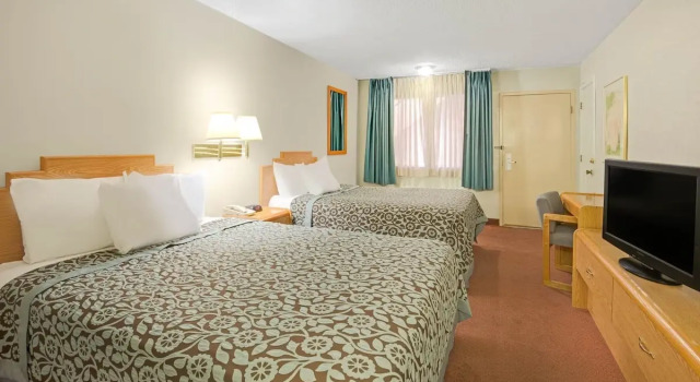 Четырёхместный люкс Tree Inn & Suites Albuquerque