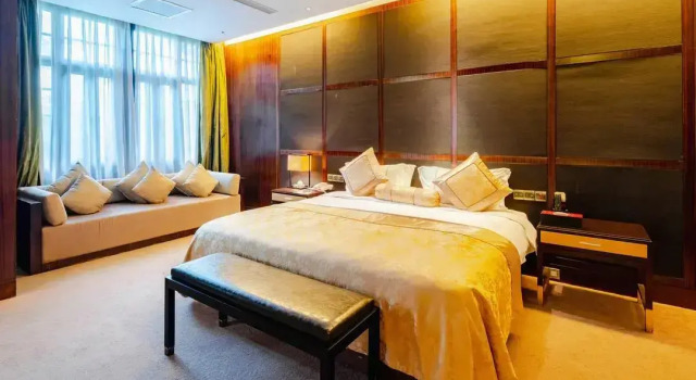 Люкс Royal Eadry Royal Garden Hotel Haikou
