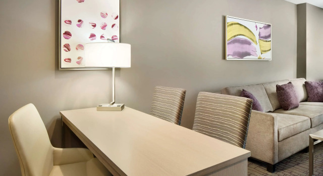 Двухместный люкс Terrace Patio с 2 комнатами Embassy Suites by Hilton Charlotte Uptown