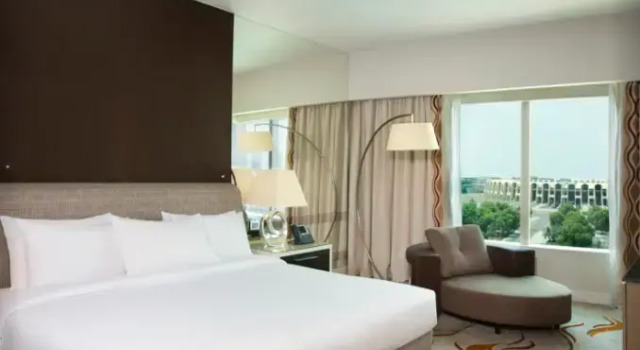 Двухместный люкс Premier Millennium Al Rawdah Hotel