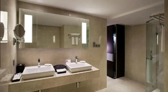 Двухместный люкс Corner The LaLiT New Delhi