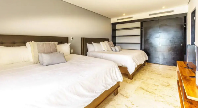 Condo doppia Luxury 1 camera da letto con vista sulla piscina The Elements Oceanfront & Beachside Condo Hotel