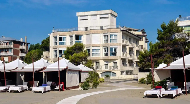 Hotel Petit Palais