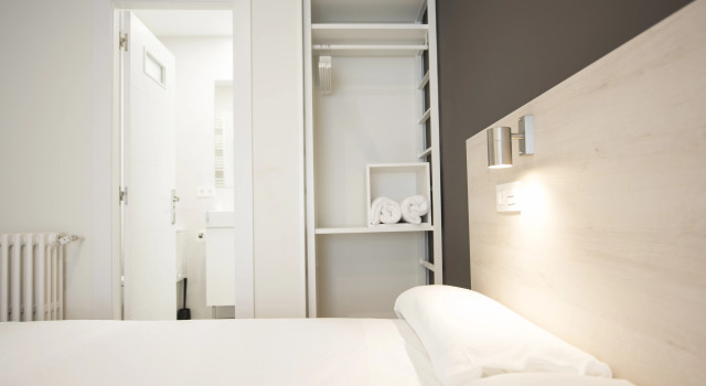 Happy Hostal Carrales, Забронировать Отель Бургос Burgos Province, рядом с Монастырь Св. Клары