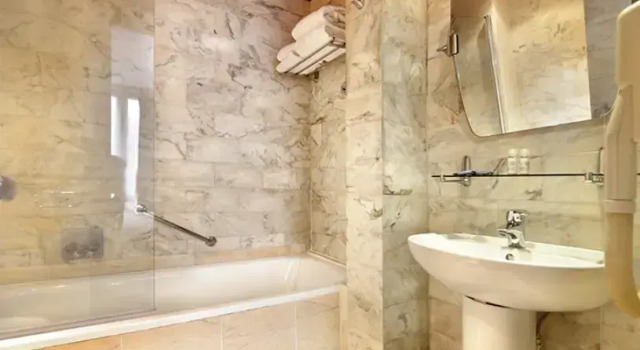 Трёхместный номер Hôtel Renoir Montparnasse