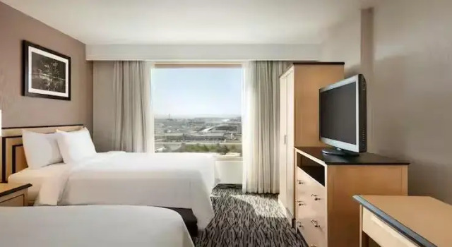 Четырёхместный люкс с 2 комнатами Embassy Suites by Hilton Convention Center Las Vegas