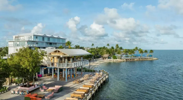 Postcard Inn Beach Resort & Marina at Holiday Isle, Book Ferieresort Hoteller i Florida Keys med pool, Swimmingpool