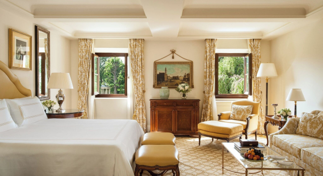 Люкс Deluxe с 2 комнатами Four Seasons Hotel Firenze