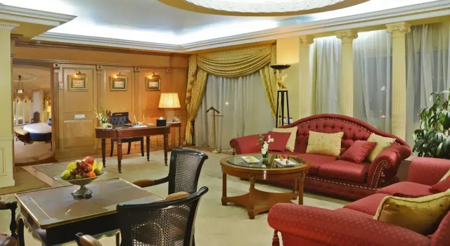 Двухместный люкс Royal Отель Sonesta Tower & Casino Cairo