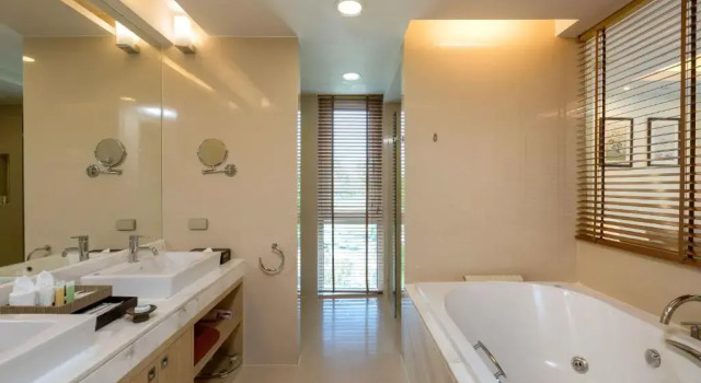 Люкс Penthouse Pool с 3 комнатами Splash Beach Resort Phuket, Family-Friendly Beachfront Resort
