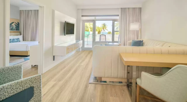 Двухместный люкс c 1 комнатой с балконом Radisson Resort Miami Beach