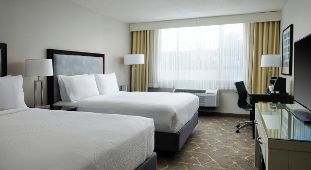 Holiday Inn & Suites Marlborough by IHG, Rezerwuj Hotel Hotele w New England z basenem, Basen