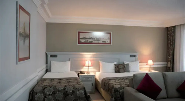 Triple Suite with balcony and with sea view Ferman Hotel