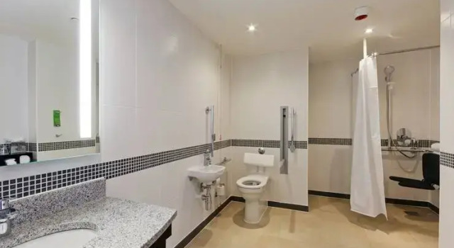 Двухместный номер Accessible с видом на город Hampton by Hilton London Waterloo
