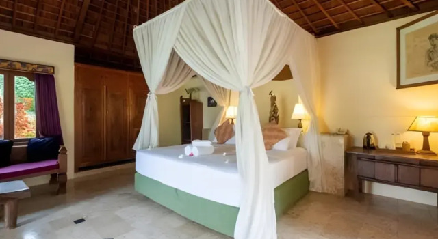 Двухместный люкс рядом с пляжем Taman Sari Bali Resort and Spa