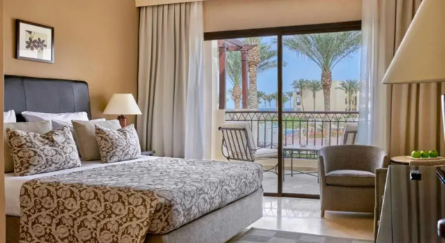 Двухместный клубный полулюкс Jaz Samaya Resort