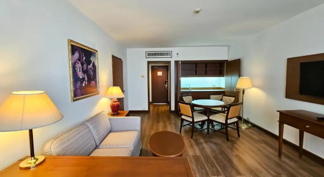 Люкс Executive High Floor Deluxe Ramada by Wyndham D MA Bangkok