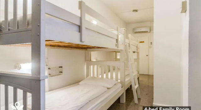 Четырёхместный семейный номер Standard BEAT Arts Hostel at Chinatown