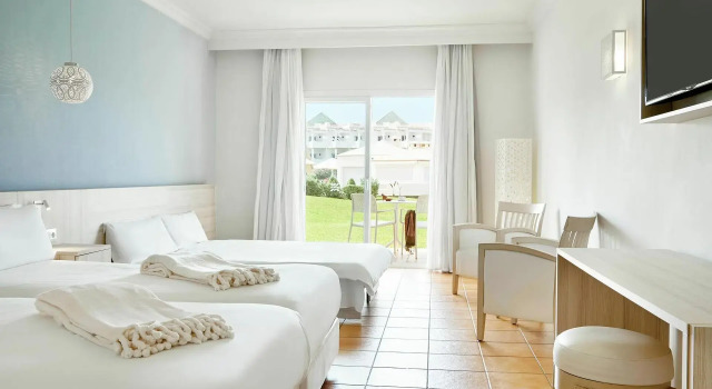Двухместный семейный номер Iberostar Waves Founty Beach All Inclusive