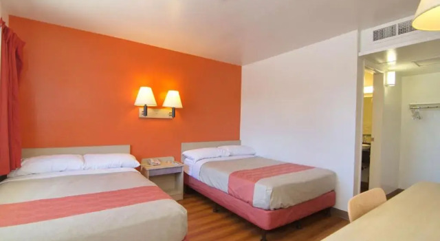 Четырёхместный номер Motel 6-Indio, CA - Palm Springs