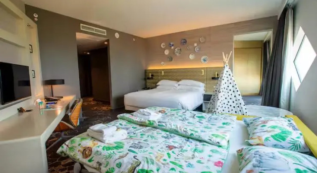 Номер Family Отель Hilton Amsterdam Airport Schiphol