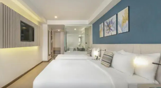 Трёхместный номер Deluxe с балконом и с видом на город Atlantic Nha Trang Hotel