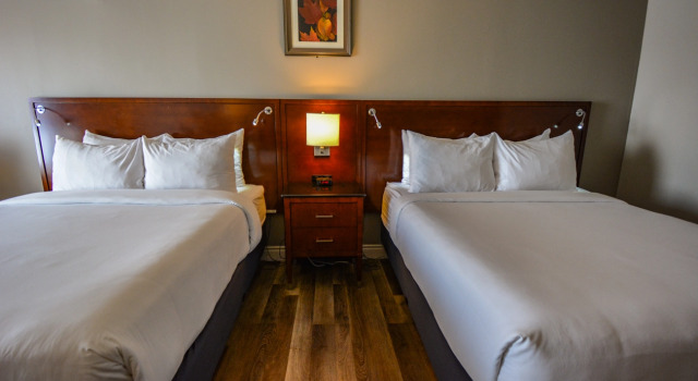 Двухместный номер Standard Strata Hotel