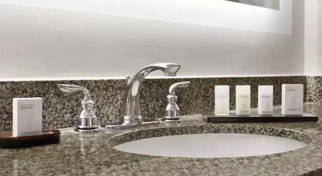 Двухместный люкс Deluxe с 2 комнатами Embassy Suites by Hilton Temecula Valley Wine Country