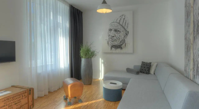 B-Boardinghouse