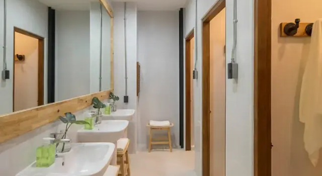 Четырёхместная семейная студия Timber Hostel